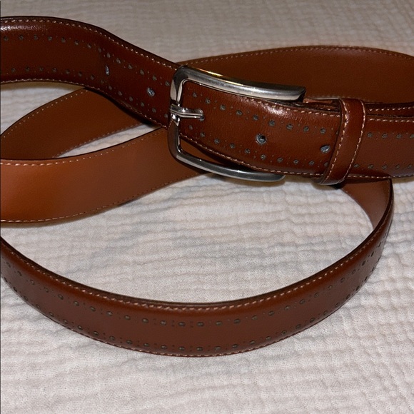 BROOKS BROTHERS Men's Dark Brown Leather Perforated Belt 42 Silver Tone Buckle - Picture 1 of 9